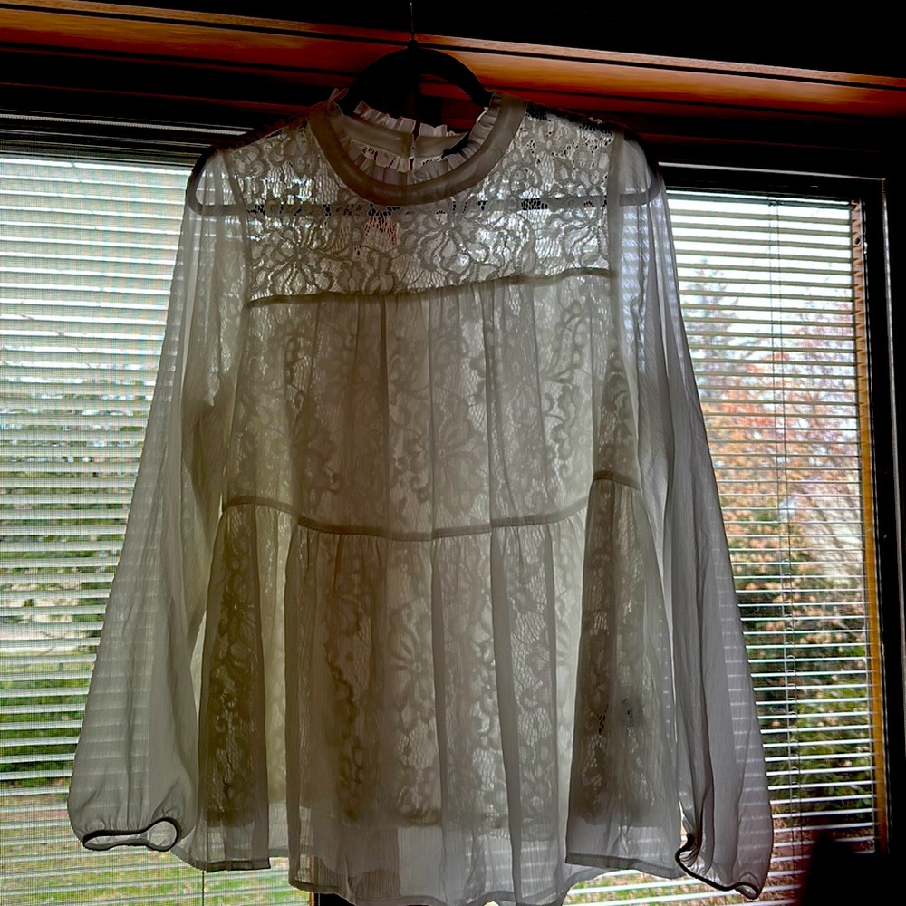 NWT White lace trimmed tiered blouse from Torrid size 10 M/L